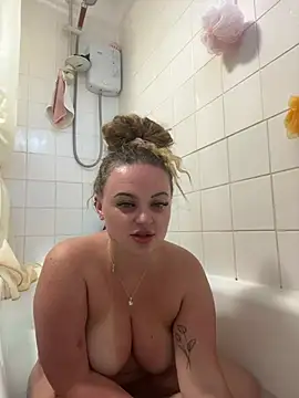 SexySashaxox online show from July 27, 2026, 7:10 pm