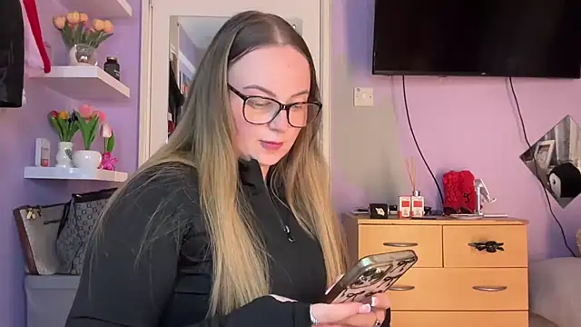 Snapshot of SexySashaxox chatting on June 1, 2026, 8:19 pm SexySashaxox online show from June 1, 2026, 8:19 pm