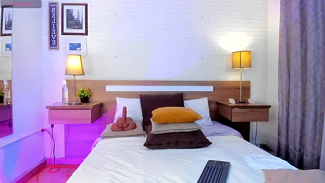 JenniferAuriston online show from November 27, 2025, 7:25 pm