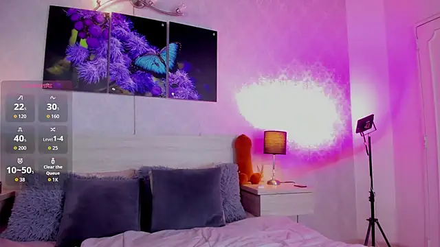 JenniferAuriston online show from October 10, 2025, 8:20 pm