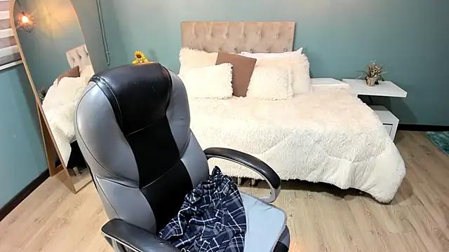 Snapshot of Miss_Cataleya__ chatting on October 24, 2025, 12:15 pm Miss Cataleya online show from October 24, 2025, 12:15 pm