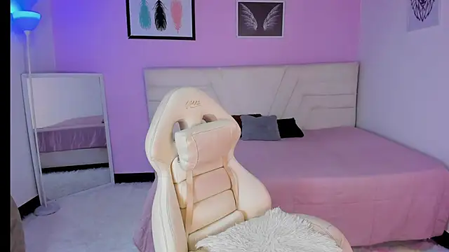 Snapshot of fressittalove01 chatting on November 13, 2025, 4:00 pm fressittalove01 online show from November 13, 2025, 4:00 pm