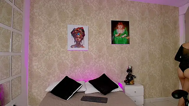 RedDoll Eup online show from September 18, 2025, 7:28 pm