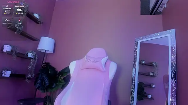 Snapshot of KendraChavez_ chatting on October 19, 2025, 9:06 pm KendraChavez online show from October 19, 2025, 9:06 pm