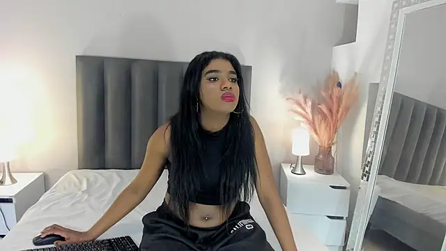 Snapshot of KendraChavez_ chatting on November 13, 2025, 9:19 pm KendraChavez online show from November 13, 2025, 9:19 pm