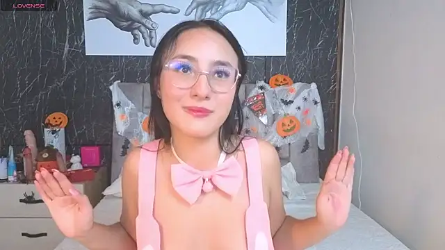 Snapshot of emily_vermont chatting on October 17, 2025, 4:05 am emily vermont online show from October 17, 2025, 4:05 am