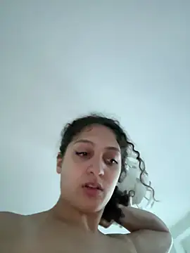 Snapshot of DreamThickCouple chatting on May 28, 2026, 4:46 pm DreamThickCouple online show from May 28, 2026, 4:46 pm