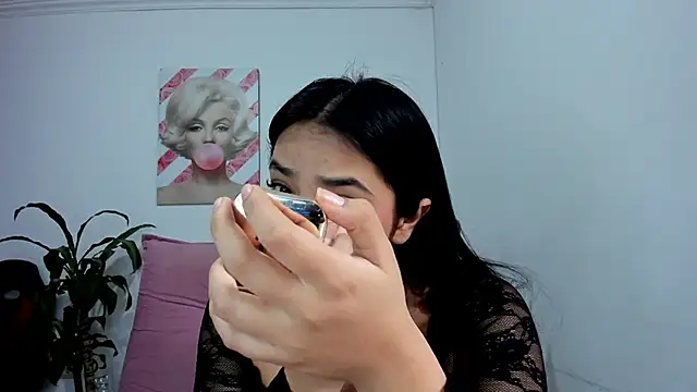 valeria millers online show from December 19, 2025, 2:19 pm