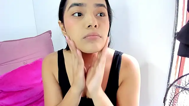 Snapshot of valeria_millers chatting on October 23, 2025, 1:32 pm valeria millers online show from October 23, 2025, 1:32 pm