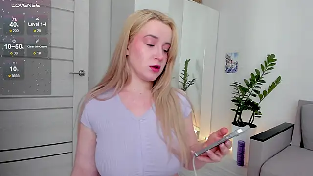 acidjuice0 online show from November 11, 2025, 4:13 pm