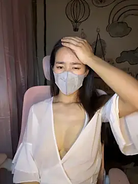 TiNa 04 online show from October 7, 2025, 10:38 am