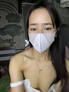 Snapshot of TiNa_04 chatting on February 14, 2026, 12:33 am TiNa 04 online show from February 14, 2026, 12:33 am