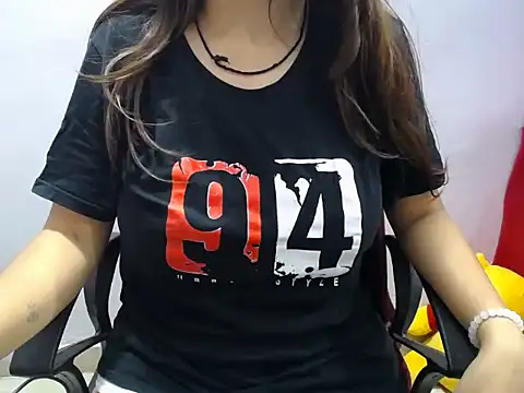 sweetpihu online show from April 27, 2026, 5:44 pm