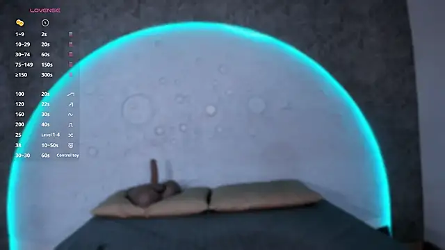 ReinaChloe online show from March 21, 2026, 4:22 pm