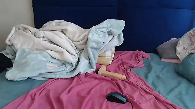 Sexy-Momo online show from November 6, 2025, 7:56 am