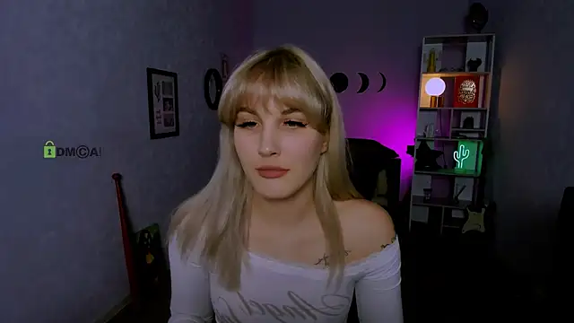 Snapshot of marta_smith chatting on October 1, 2025, 7:07 pm marta smith online show from October 1, 2025, 7:07 pm