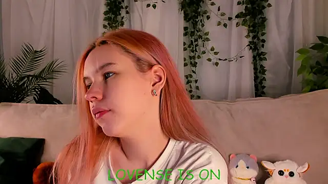 Snapshot of ElizSpieth chatting on October 10, 2025, 2:01 am ElizSpieth online show from October 10, 2025, 2:01 am