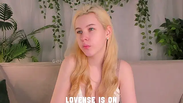 Snapshot of ElizSpieth chatting on November 9, 2025, 1:09 am ElizSpieth online show from November 9, 2025, 1:09 am