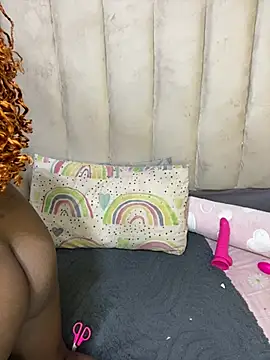 LonelyQueenxx25 online show from June 3, 2026, 8:35 pm