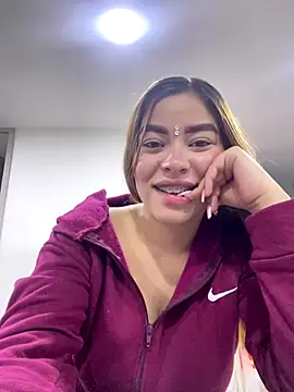 Snapshot of CharlotteBrownn_ chatting on October 9, 2025, 1:39 am CharlotteBrownn online show from October 9, 2025, 1:39 am