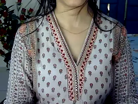 Rumi cute online show from May 2, 2026, 2:33 pm