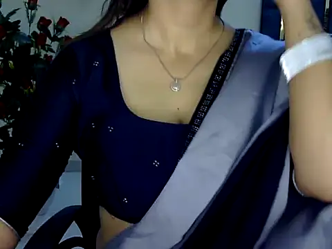 Rumi cute online show from April 25, 2026, 4:04 pm
