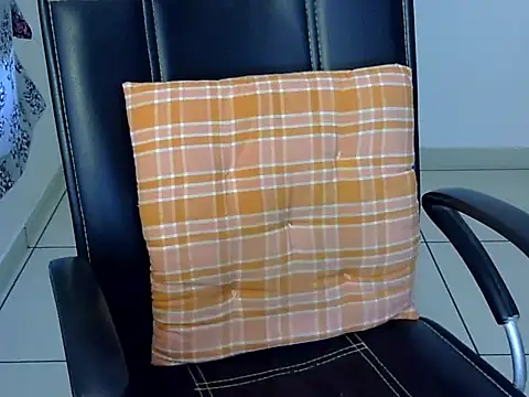 Snapshot of Rumi_cute chatting on November 9, 2025, 12:09 pm Rumi cute online show from November 9, 2025, 12:09 pm