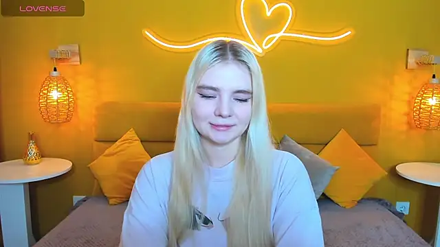 Snapshot of RuthBryant chatting on November 15, 2025, 12:36 am RuthBryant online show from November 15, 2025, 12:36 am