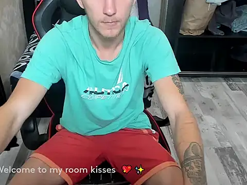 HugeDickFuck online show from October 28, 2025, 10:52 pm