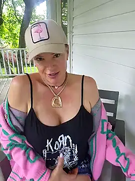Sugarloveless online show from May 11, 2026, 12:12 am