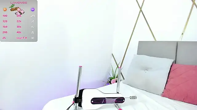 Snapshot of Venuswilds chatting on September 15, 2025, 11:32 am Venuswilds online show from September 15, 2025, 11:32 am