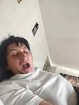 Snapshot of Funny_Karina chatting on August 3, 2026, 5:37 am Funny Karina online show from August 3, 2026, 5:37 am