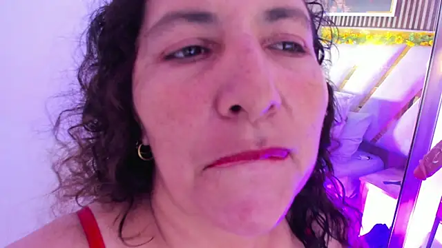 Snapshot of Luna_Naughty1 chatting on June 19, 2026, 9:42 pm Luna Naughty1 online show from June 19, 2026, 9:42 pm