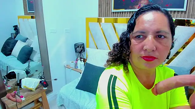 Snapshot of Luna_Naughty1 chatting on July 25, 2026, 6:14 pm Luna Naughty1 online show from July 25, 2026, 6:14 pm