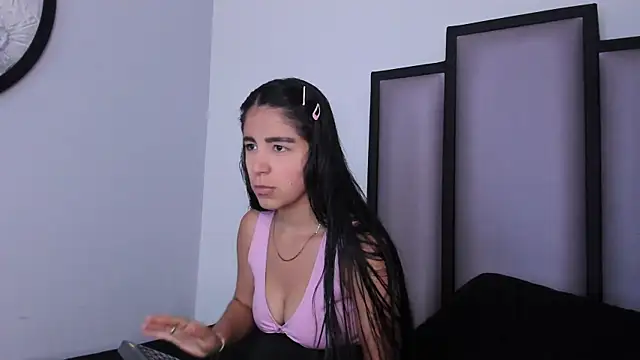 Snapshot of Lucy-23 chatting on November 19, 2025, 4:12 am Lucy-23 online show from November 19, 2025, 4:12 am