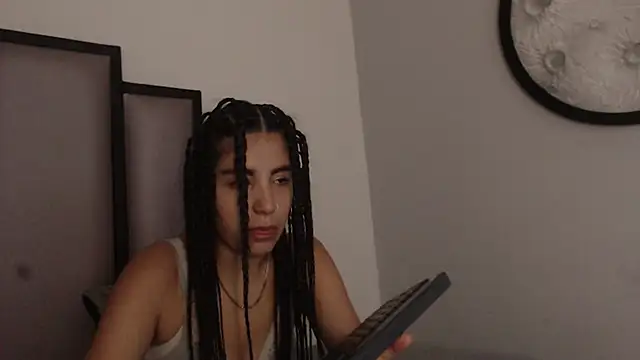 Snapshot of Lucy-23 chatting on December 3, 2025, 4:13 am Lucy-23 online show from December 3, 2025, 4:13 am