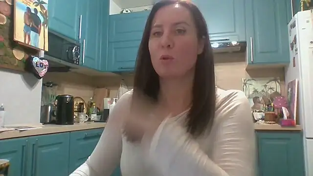 ALICAINWONDERLAND online show from November 19, 2025, 5:57 pm