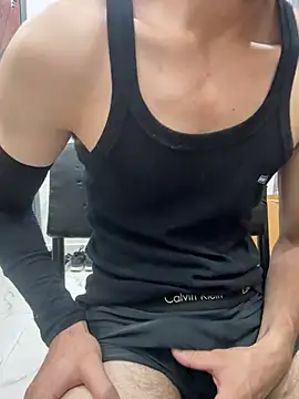 coupleyug online show from May 2, 2026, 3:50 pm