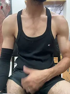 coupleyug online show from May 3, 2026, 5:49 pm