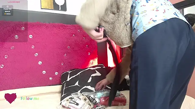 Snapshot of Engeelll chatting on October 21, 2025, 7:57 pm Engeelll online show from October 21, 2025, 7:57 pm