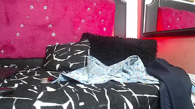 Snapshot of Engeelll chatting on November 11, 2025, 6:47 pm Engeelll online show from November 11, 2025, 6:47 pm