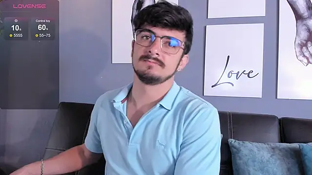 AaronFuentes7 online show from October 5, 2025, 1:13 pm