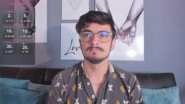AaronFuentes7 online show from October 1, 2025, 12:09 pm