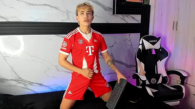 Snapshot of Saimonvela chatting on November 13, 2025, 7:45 am Saimonvela online show from November 13, 2025, 7:45 am