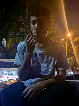 Snapshot of elfernh chatting on October 20, 2025, 11:16 pm elfernh online show from October 20, 2025, 11:16 pm