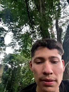 Snapshot of elfernh chatting on October 8, 2025, 11:01 am elfernh online show from October 8, 2025, 11:01 am