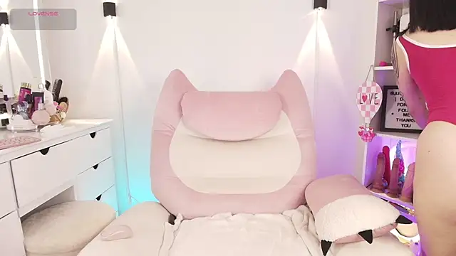 justonecute online show from June 2, 2026, 4:45 am