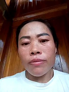 CoMay003 online show from September 23, 2025, 6:42 am