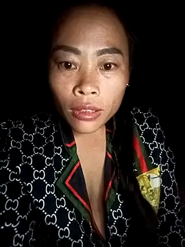 CoMay003 online show from October 31, 2025, 8:38 pm