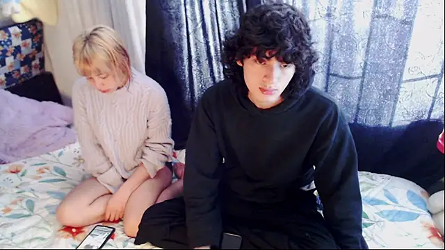 Snapshot of MixiPeach chatting on May 28, 2026, 9:10 pm MixiPeach online show from May 28, 2026, 9:10 pm